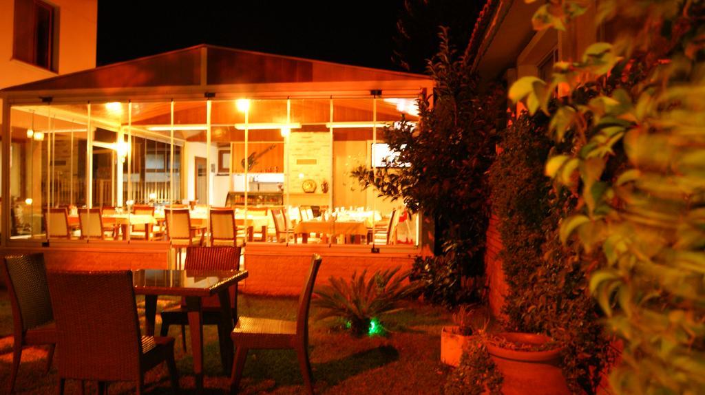 Villa Fokai Hotel Yenifoca Exterior foto